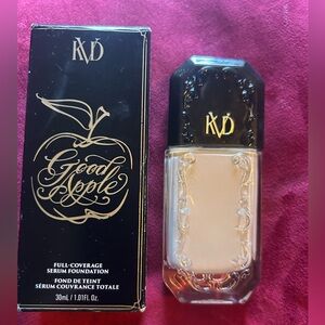 KVD GOOD APPLE 002 LIGHT IVORY pale look foundation make up goth